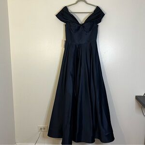 JJ’s House | New Prom dress Dark Navy blue off the shoulder Women’s size 10 NWT